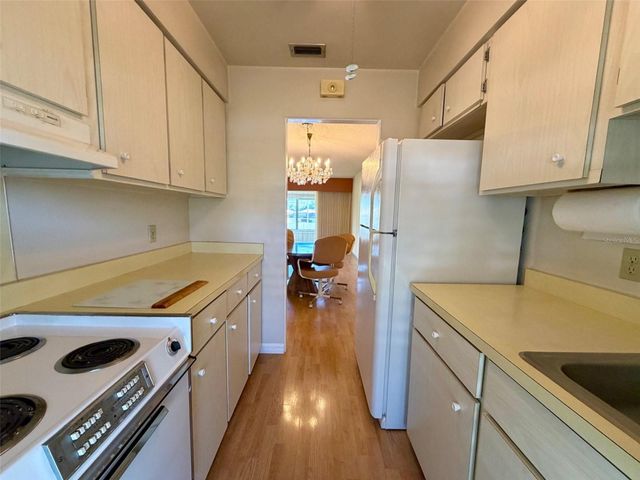 3900 ROXANE BOULEVARD 11B, Sarasota, FL 34235