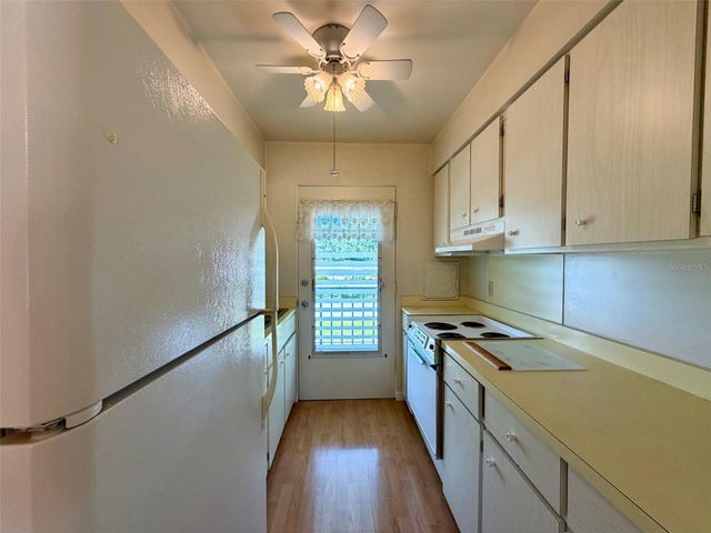 3900 ROXANE BOULEVARD 11B, Sarasota, FL 34235