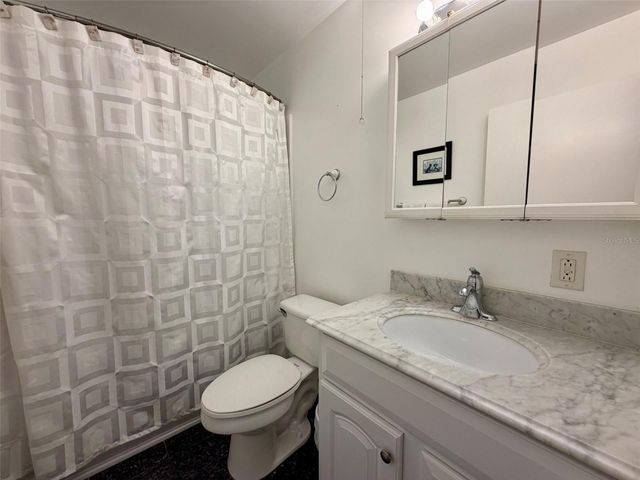 3900 ROXANE BOULEVARD 11B, Sarasota, FL 34235