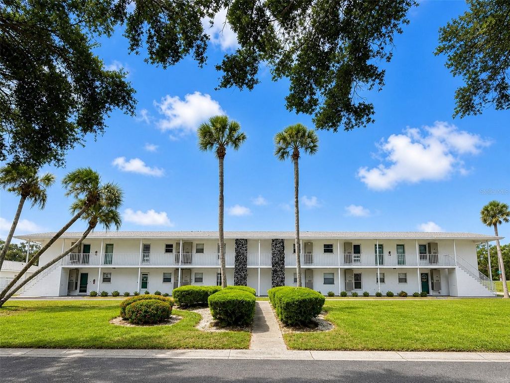 3900 ROXANE BOULEVARD 11B, Sarasota, FL 34235