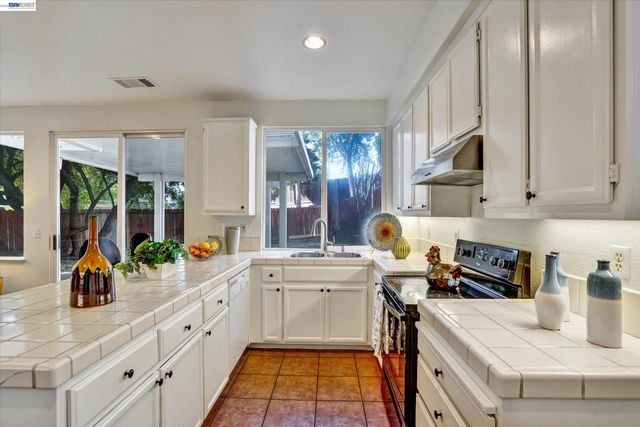 5124 Adriana Ct, Antioch, CA 94531