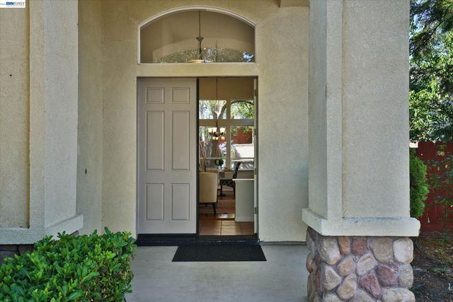 5124 Adriana Ct, Antioch, CA 94531