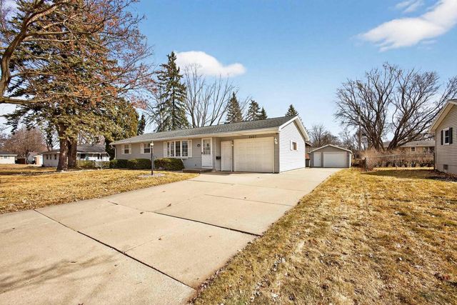 2437 PESHTIGO STREET, Green Bay, WI 54313