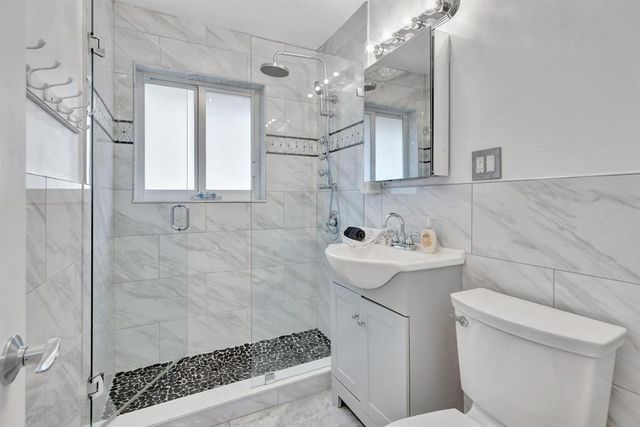 925 NE 25th Avenue, Pompano Beach, FL 33062