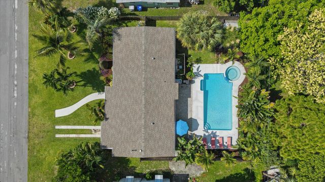 925 NE 25th Avenue, Pompano Beach, FL 33062