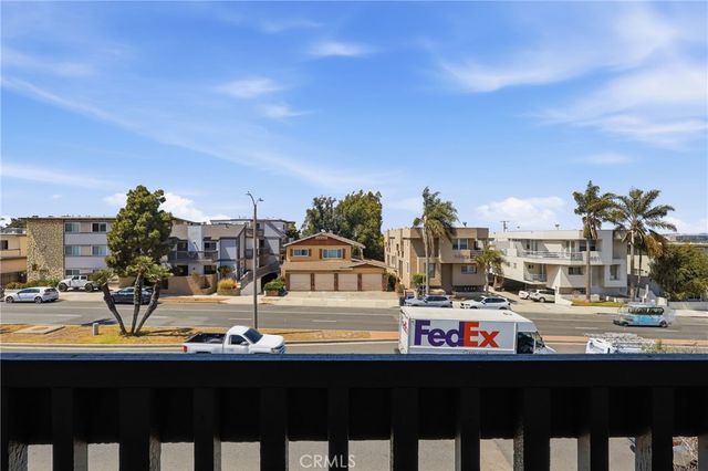 1450 Manhattan Beach Boulevard, Manhattan Beach, CA 90266