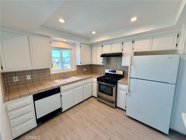 1450 Manhattan Beach Boulevard, Manhattan Beach, CA 90266