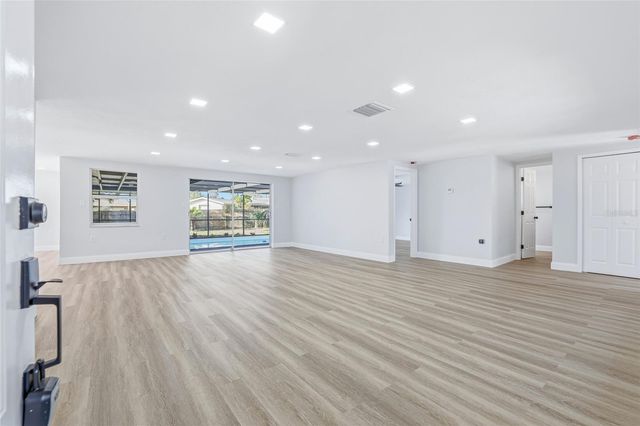 9821 LAKESIDE LANE, Port Richey, FL 34668