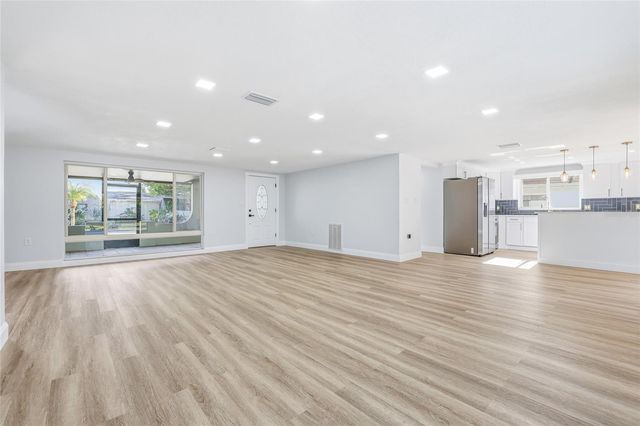 9821 LAKESIDE LANE, Port Richey, FL 34668