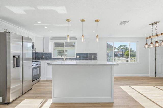 9821 LAKESIDE LANE, Port Richey, FL 34668