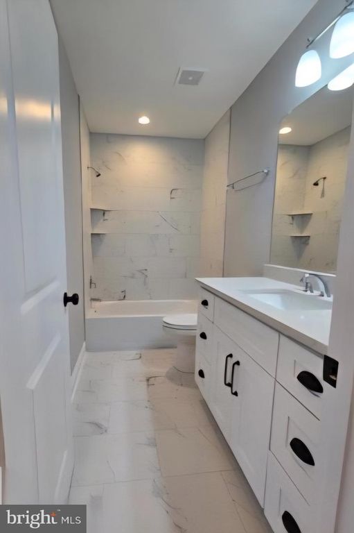 Image 4 of property listing at 259 ARUNDEL RD, Pasadena, MD 21122
