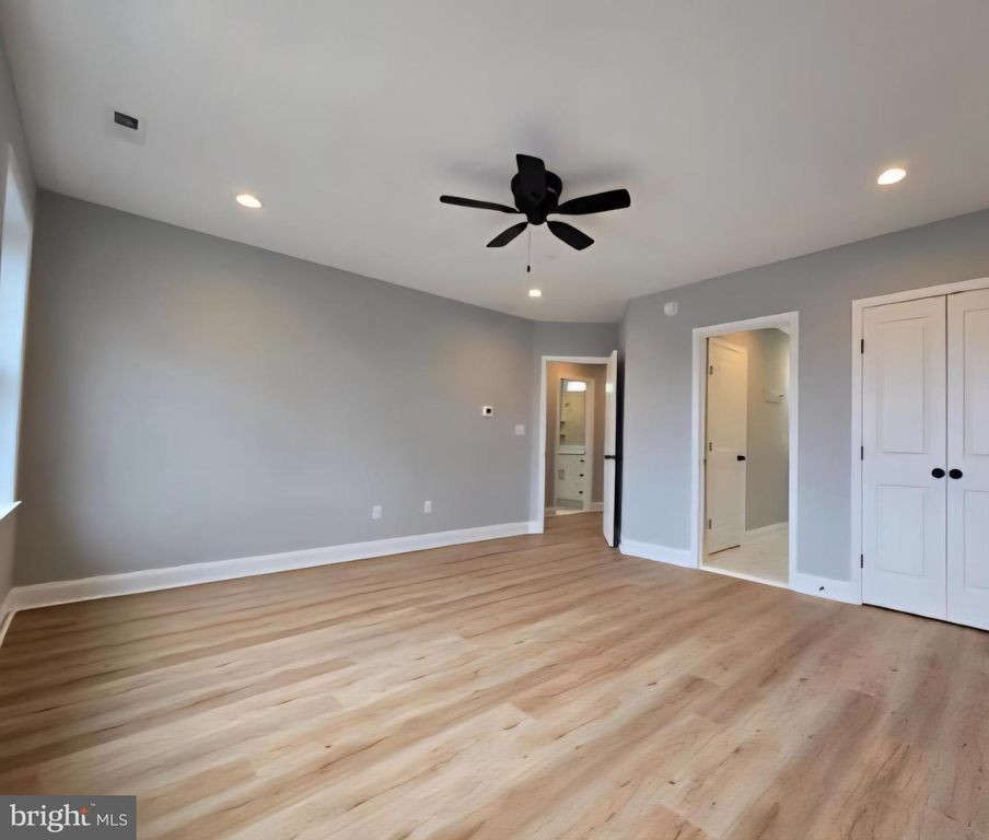 Image 6 of property listing at 259 ARUNDEL RD, Pasadena, MD 21122