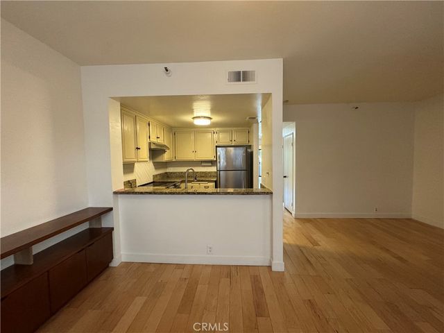 730 215 W 4th Street, Long Beach, CA 90802