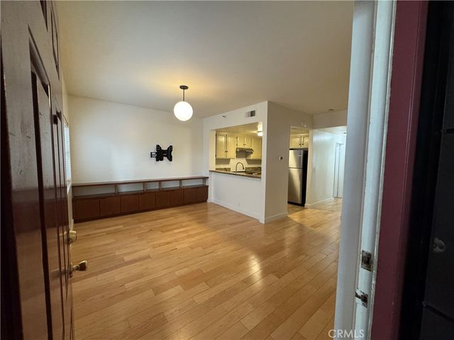 730 215 W 4th Street, Long Beach, CA 90802