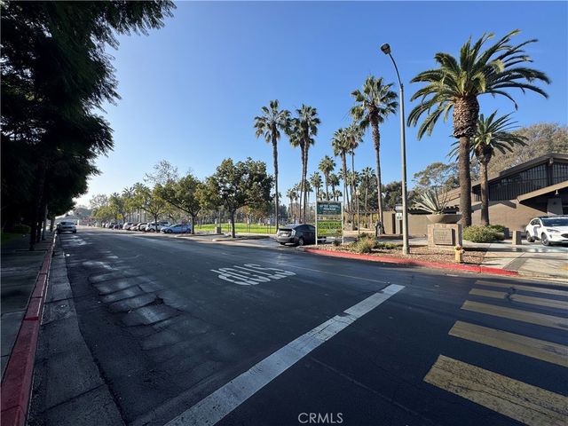 730 215 W 4th Street, Long Beach, CA 90802