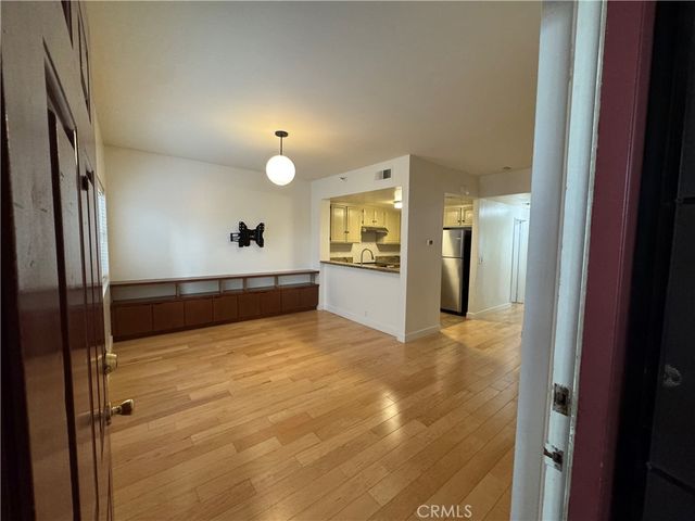 730 215 W 4th Street, Long Beach, CA 90802