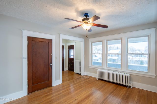 40 Pinewood Avenue, Albany, NY 12208