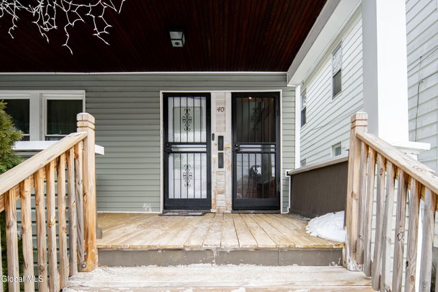 40 Pinewood Avenue, Albany, NY 12208