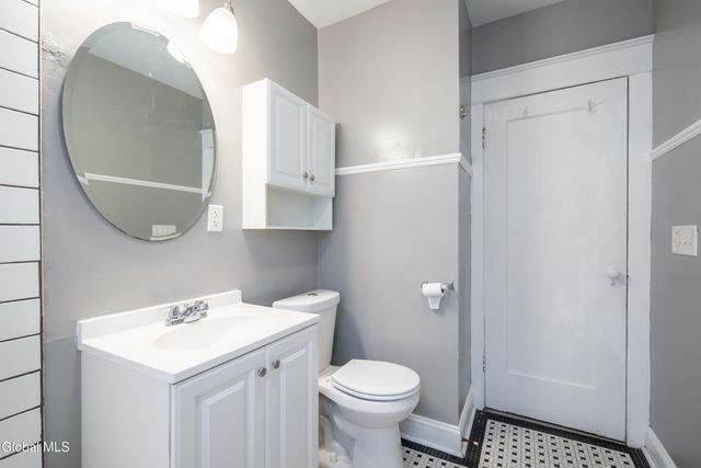 40 Pinewood Avenue, Albany, NY 12208