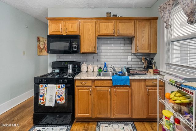 40 Pinewood Avenue, Albany, NY 12208