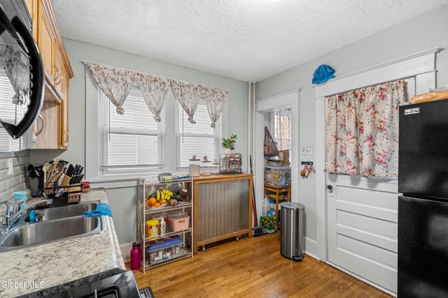 40 Pinewood Avenue, Albany, NY 12208