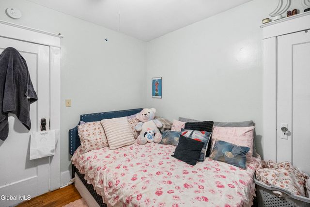 40 Pinewood Avenue, Albany, NY 12208