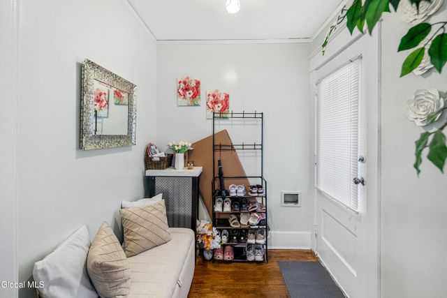 40 Pinewood Avenue, Albany, NY 12208