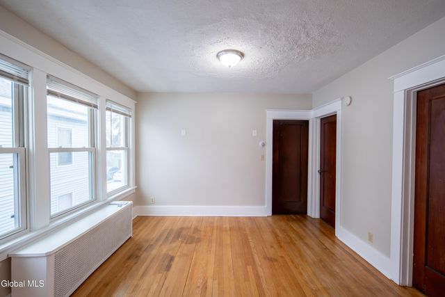 40 Pinewood Avenue, Albany, NY 12208