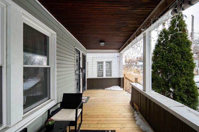 40 Pinewood Avenue, Albany, NY 12208