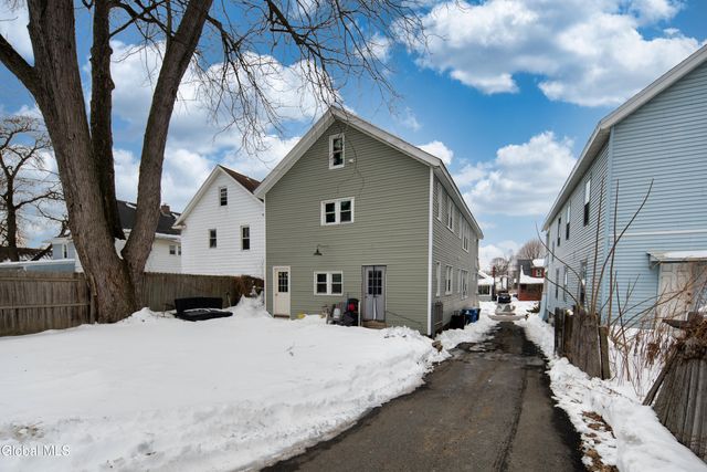 40 Pinewood Avenue, Albany, NY 12208