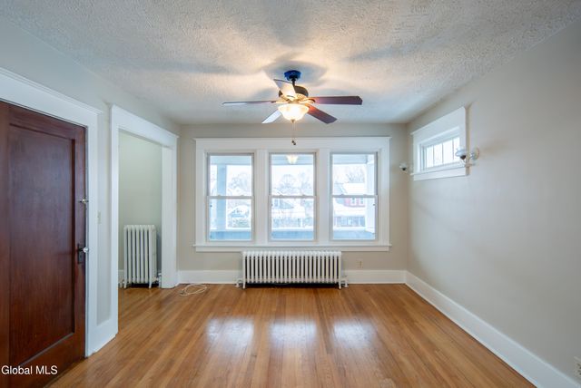 40 Pinewood Avenue, Albany, NY 12208