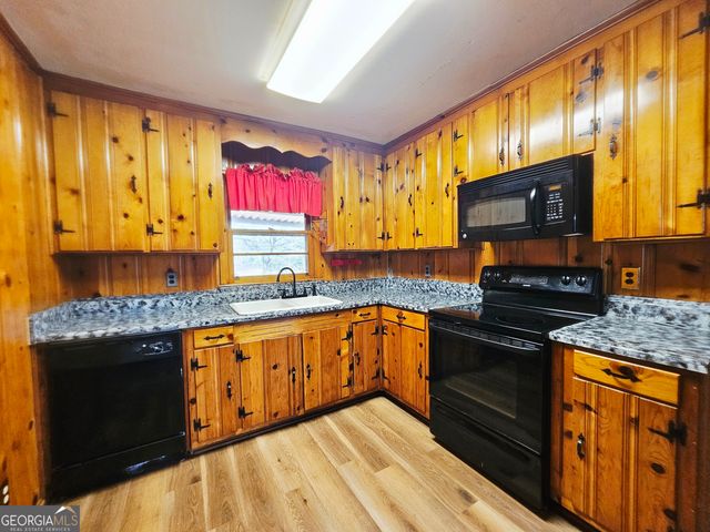 102 Dogwood Drive, Lagrange, GA 30241