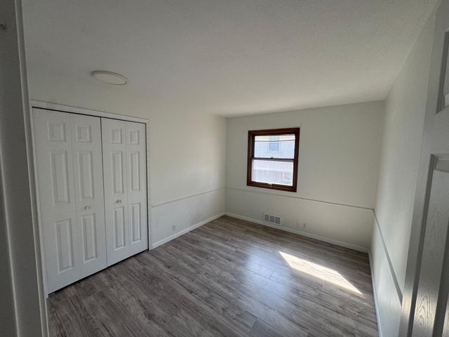 323 Van Buren Avenue N, Hopkins, MN 55343