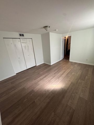 323 Van Buren Avenue N, Hopkins, MN 55343