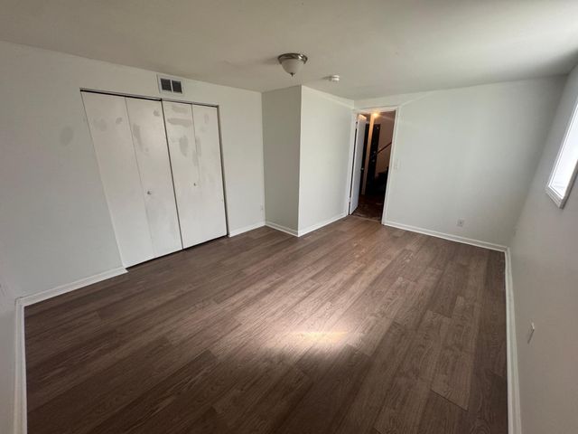 323 Van Buren Avenue N, Hopkins, MN 55343