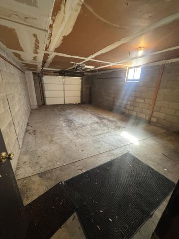 323 Van Buren Avenue N, Hopkins, MN 55343