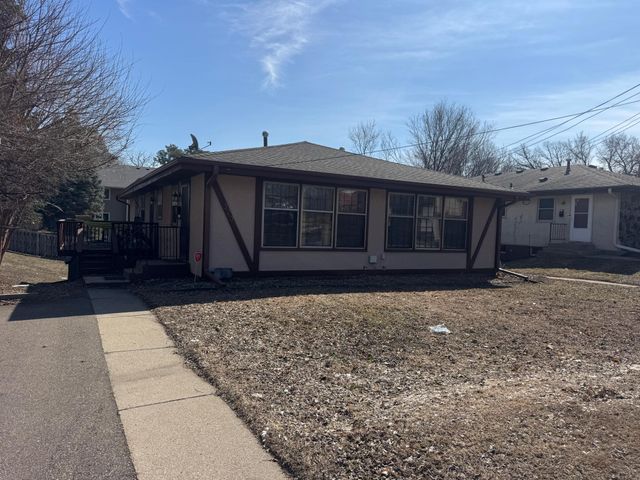 323 Van Buren Avenue N, Hopkins, MN 55343