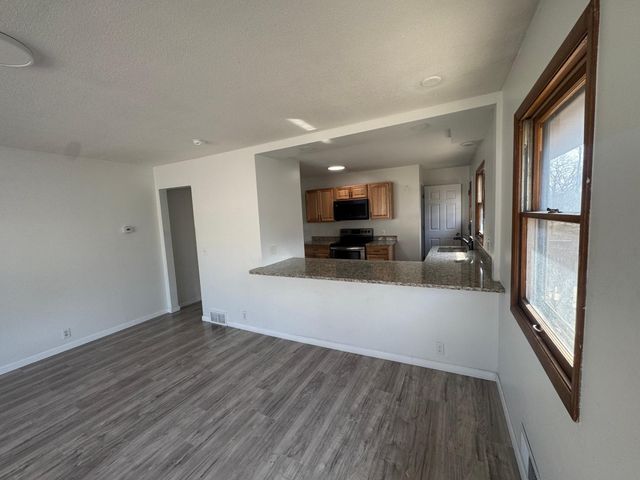 323 Van Buren Avenue N, Hopkins, MN 55343