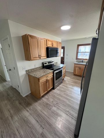 323 Van Buren Avenue N, Hopkins, MN 55343