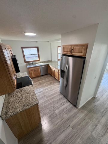 323 Van Buren Avenue N, Hopkins, MN 55343