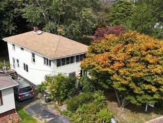 14 North Phillips Street, Waterford, CT 06385