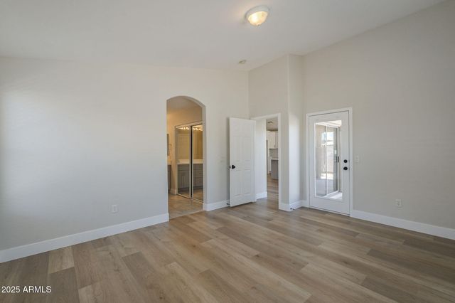 2518 W CARSON Road, Phoenix, AZ 85041