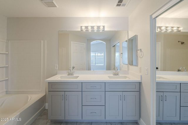 2518 W CARSON Road, Phoenix, AZ 85041