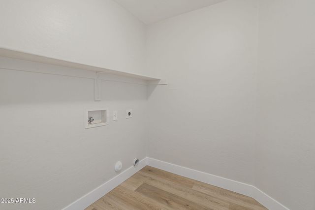 2518 W CARSON Road, Phoenix, AZ 85041