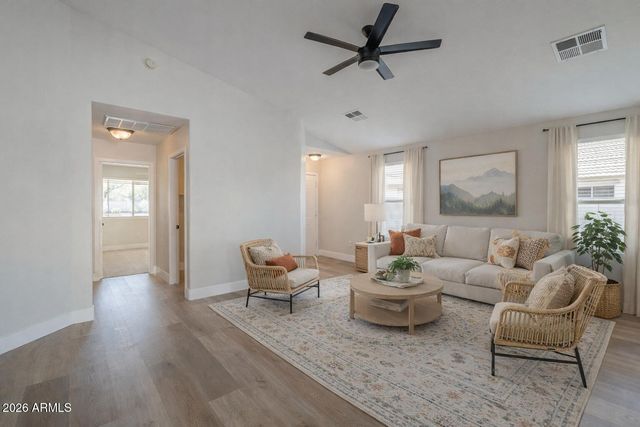 2518 W CARSON Road, Phoenix, AZ 85041