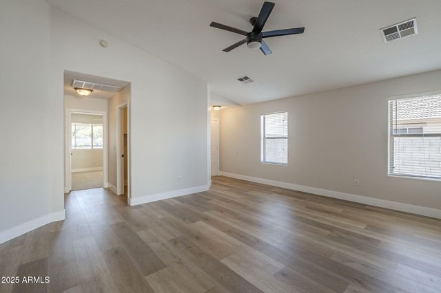 2518 W CARSON Road, Phoenix, AZ 85041