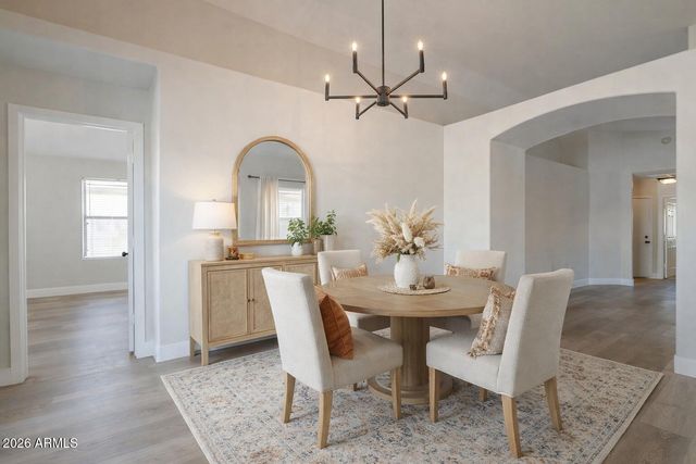 2518 W CARSON Road, Phoenix, AZ 85041