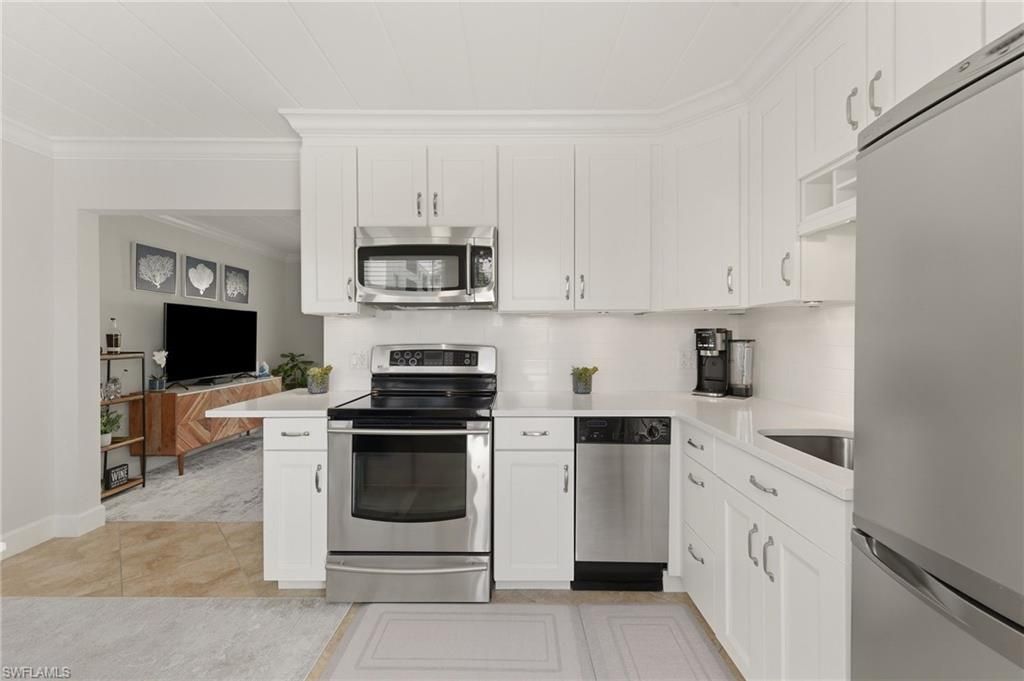 275 8th AVE S 275, NAPLES, FL 34102 — photo 5