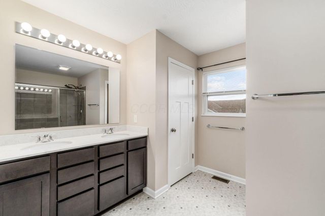 191 Red Oak Court, Commercial Point, OH 43116