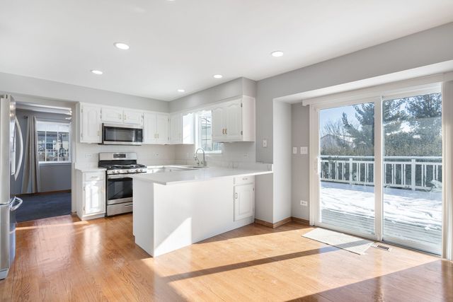 923 Ontario Drive, Romeoville, IL 60446